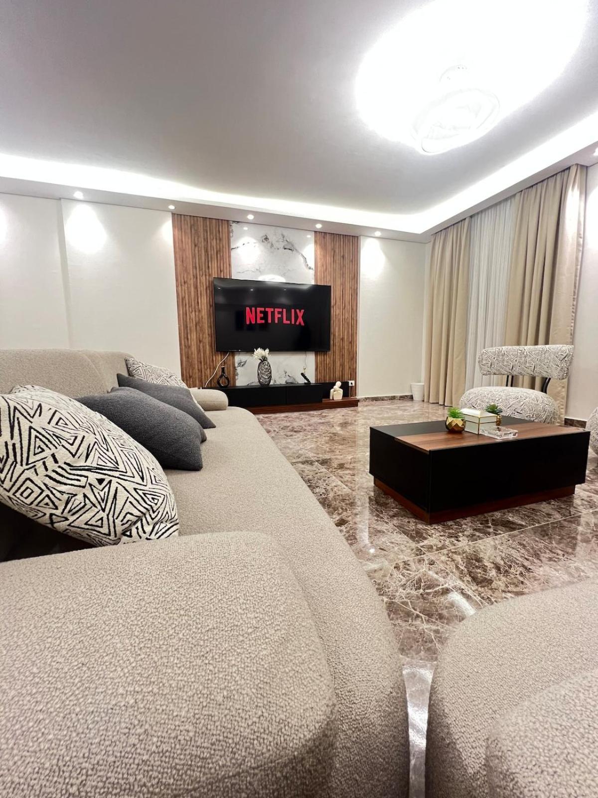 Chill Vibes 3 Bedroom In Rehab New * Caïro