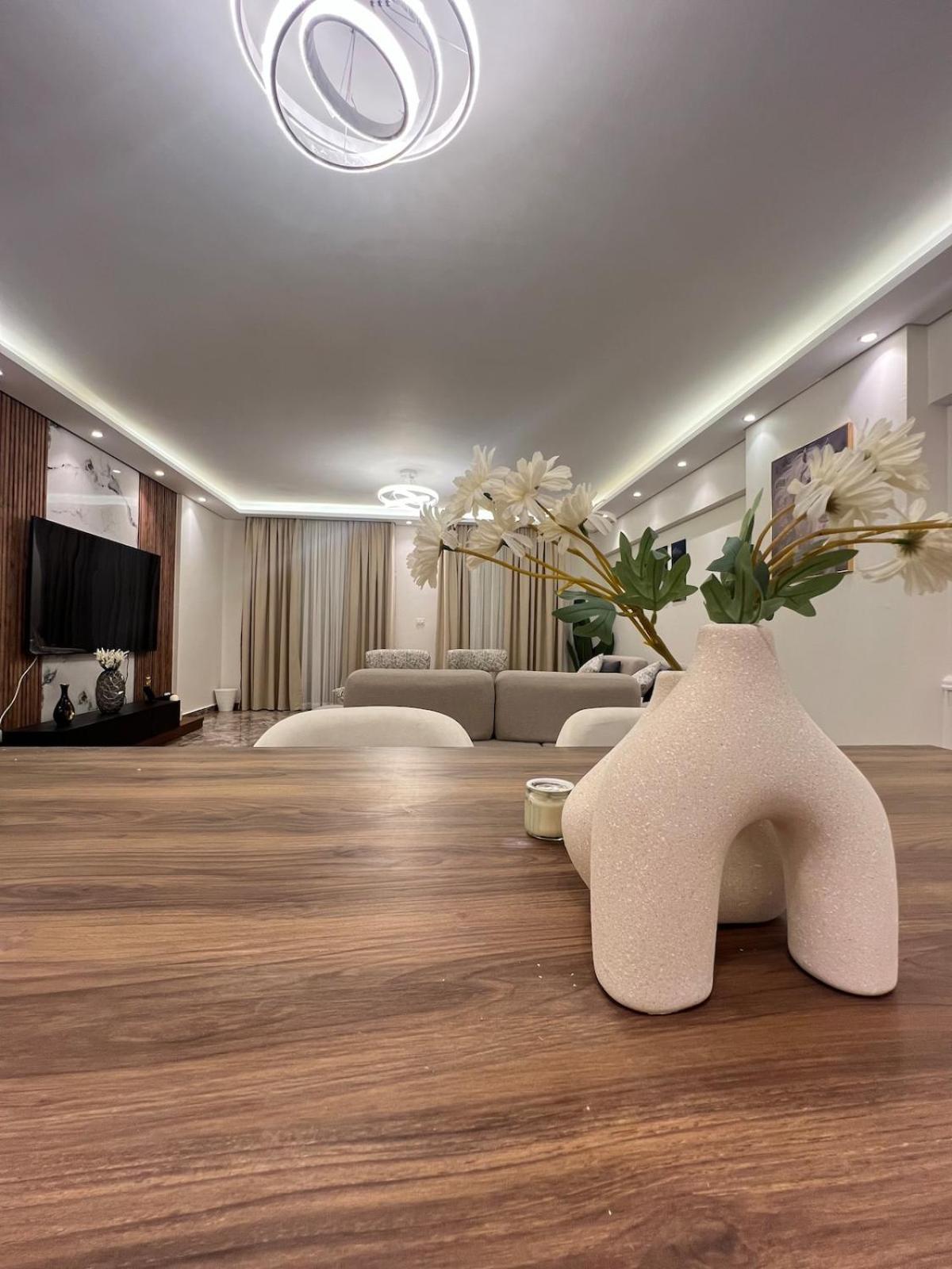 Apartment Chill Vibes 3 Bedroom In Rehab New