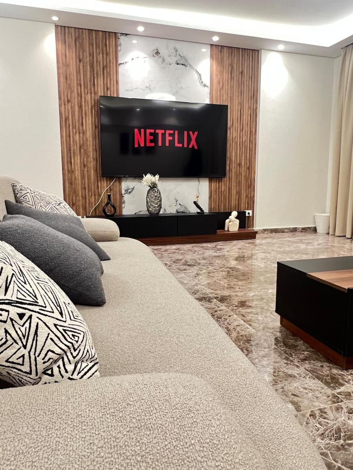 Chill Vibes 3 Bedroom In Rehab New *